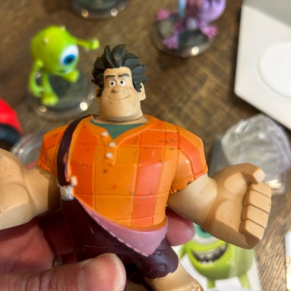 Disney Infinity Game, Figures & Cards - Picture 16 of 16